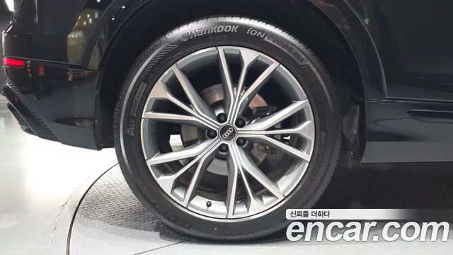Audi Q8 (4M) 55 TFSI Quattro Premium 2022 — фото 5