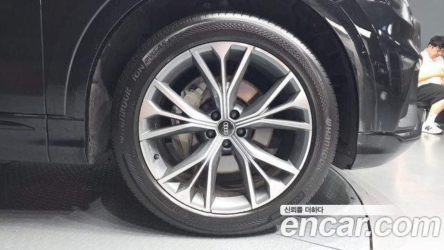 Audi Q8 (4M) 55 TFSI Quattro Premium 2022 — фото 27