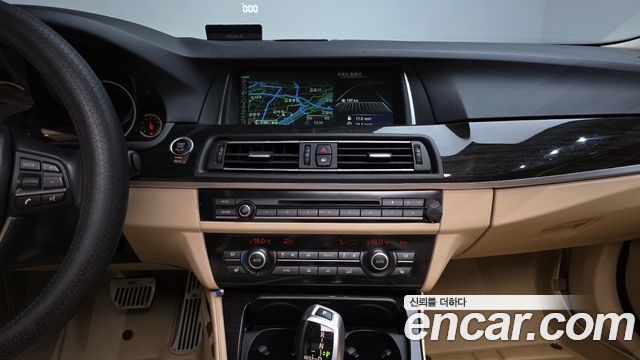 BMW 5 Series (F10) 520d Luxury 2014 — фото 13