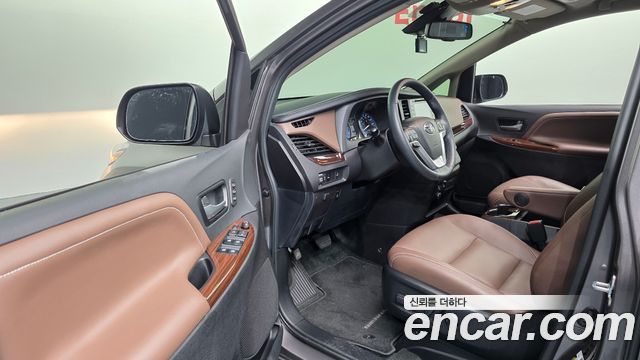 Toyota Sienna 3.5 AWD 2018 — фото 10