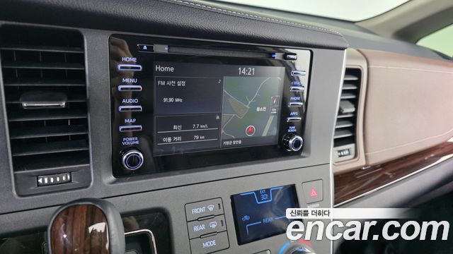 Toyota Sienna 3.5 AWD 2018 — фото 14