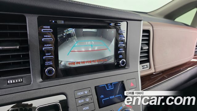 Toyota Sienna 3.5 AWD 2018 — фото 16