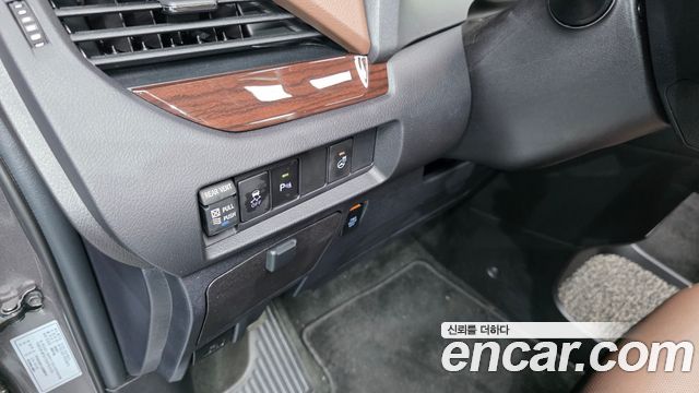 Toyota Sienna 3.5 AWD 2018 — фото 17