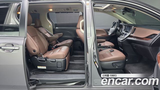 Toyota Sienna 3.5 AWD 2018 — фото 26