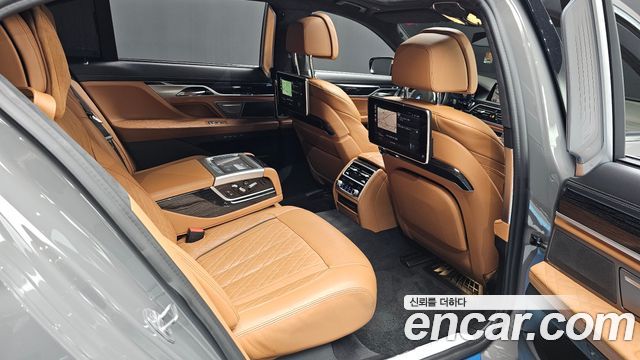BMW 7 Series (G11) 745Le iPerformance M Sport 2021 — фото 11