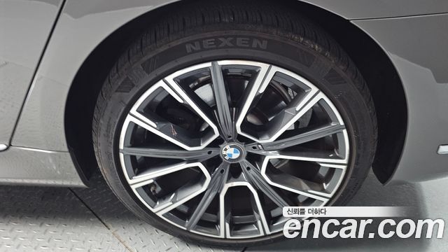 BMW 7 Series (G11) 745Le iPerformance M Sport 2021 — фото 21