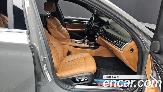 BMW 7 Series (G11) 745Le iPerformance M Sport 2021 — фото 26