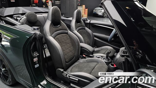 MINI Cooper S Convertible JCW 3rd 2024 — фото 10