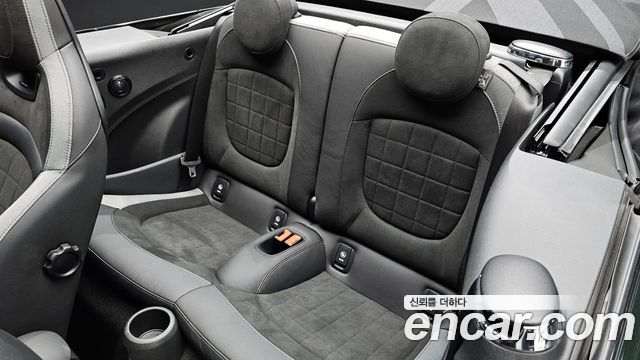 MINI Cooper S Convertible JCW 3rd 2024 — фото 12