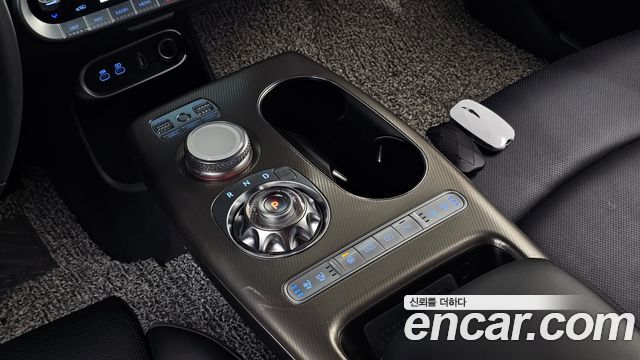 Genesis GV60 Standard AWD 2022 — фото 9