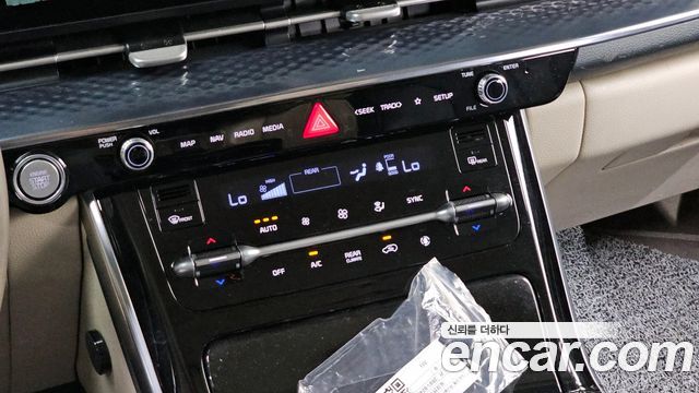 Kia Carnival (IV) Gasoline 9-seater Limousine(Special vehicle) 2021 — фото 18
