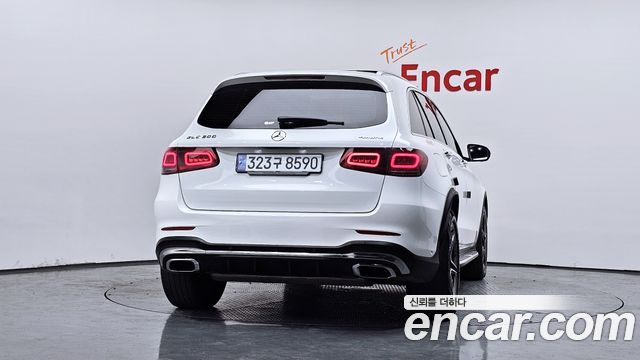 Mercedes-Benz GLC-Class (X253) GLC300 4MATIC 2022 — фото 4