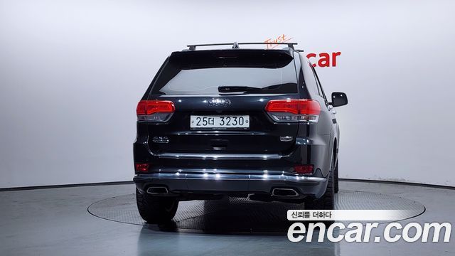 Jeep Grand Cherokee 3.0 Diesel Overland Summit WK2 2015 — фото 4