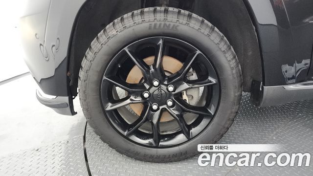 Jeep Grand Cherokee 3.0 Diesel Overland Summit WK2 2015 — фото 5