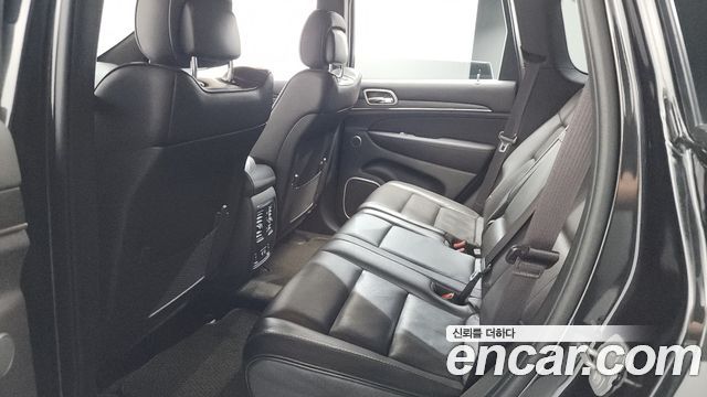 Jeep Grand Cherokee 3.0 Diesel Overland Summit WK2 2015 — фото 19