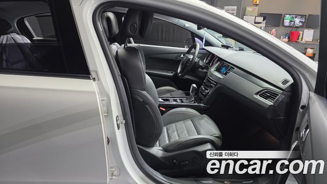Peugeot 508 2.0 Allure First Generation 2015 — фото 12