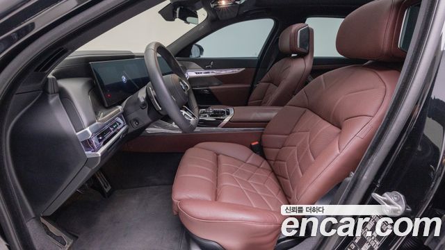 BMW 7 Series (G70) 740d xDrive M Sport 2024 — фото 10