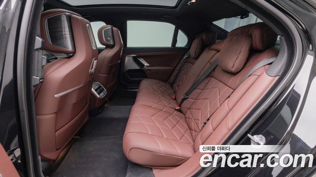 BMW 7 Series (G70) 740d xDrive M Sport 2024 — фото 15
