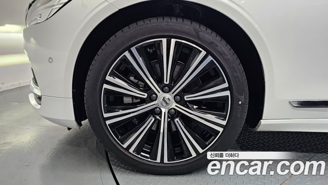 Volvo S90 B5 Ultimate Bright 2023 — фото 5