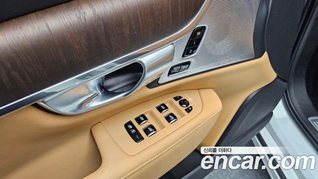 Volvo S90 B5 Ultimate Bright 2023 — фото 17