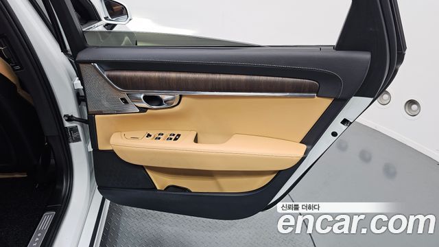 Volvo S90 B5 Ultimate Bright 2023 — фото 25