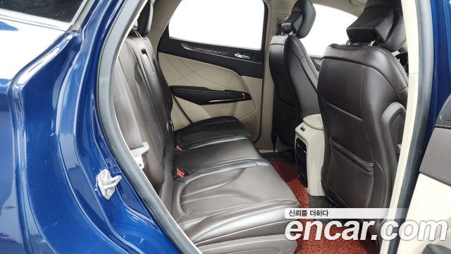 Lincoln MKC 2.0 AWD 2019 — фото 11