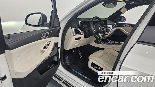 BMW X7 (G07) xDrive 40i M Sport 6STR 2025 — фото 10