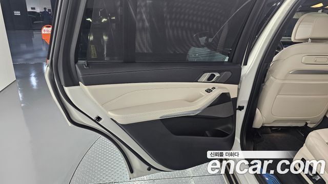 BMW X7 (G07) xDrive 40i M Sport 6STR 2025 — фото 25