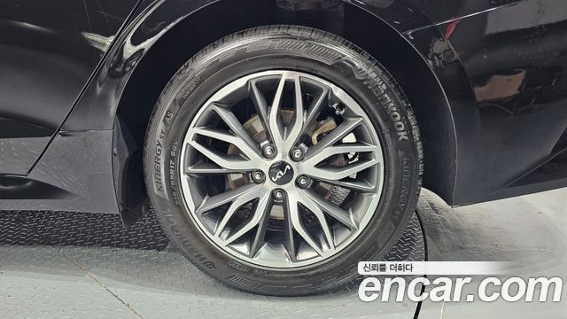 Kia K5 (III) 2.0 Prestige 2023 — фото 27