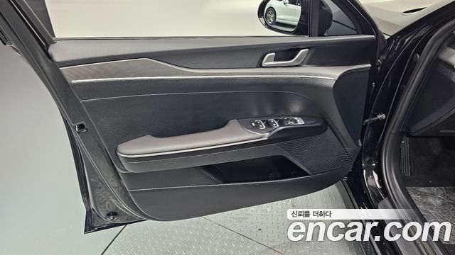 Kia K5 (III) 2.0 Prestige 2023 — фото 30