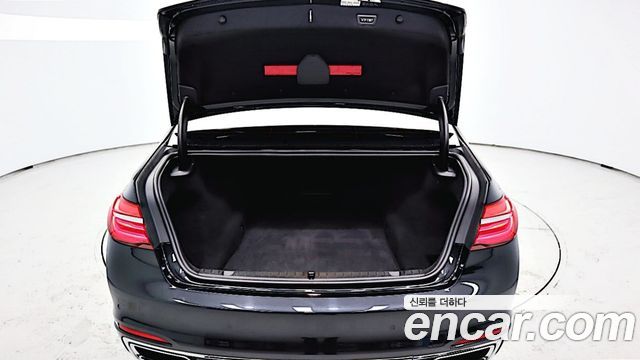 BMW 7 Series (G11) 750Li xDrive 2016 — фото 16
