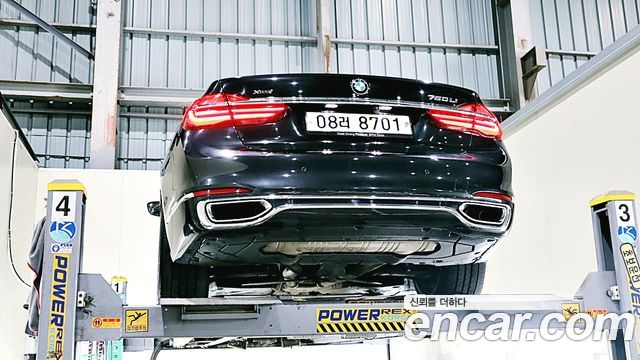 BMW 7 Series (G11) 750Li xDrive 2016 — фото 23