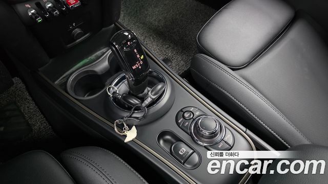 MINI Cooper Countryman Classic Plus Launch Pack 2nd Gen 2023 — фото 9