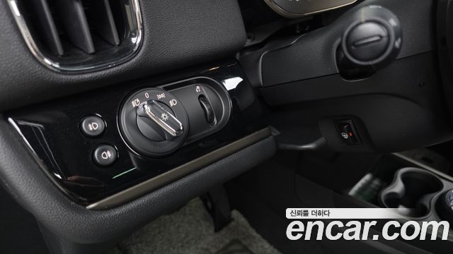 MINI Cooper Countryman Classic Plus Launch Pack 2nd Gen 2023 — фото 17