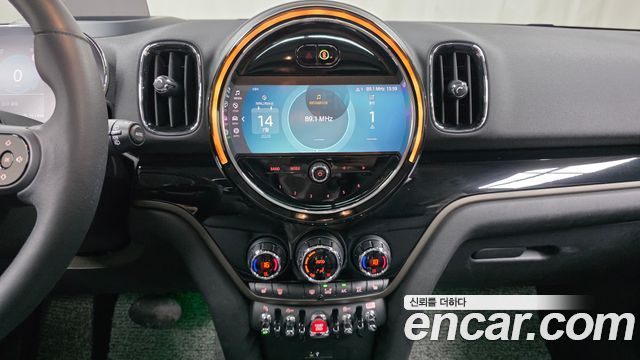 MINI Cooper Countryman Classic Plus Launch Pack 2nd Gen 2023 — фото 29