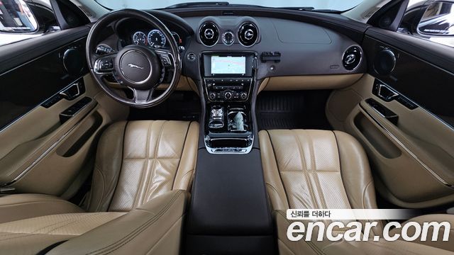 Jaguar XJ 3.0D Premium Luxury LWB X351 2016 — фото 7