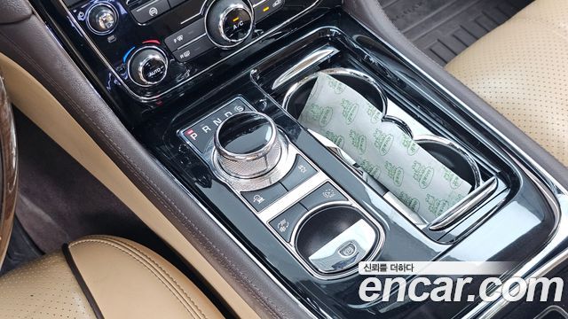 Jaguar XJ 3.0D Premium Luxury LWB X351 2016 — фото 9
