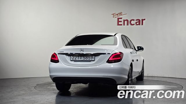 Mercedes-Benz C-Class (W205) C200 2019 — фото 4