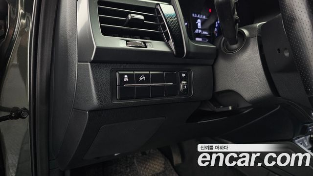 KG Mobility (SsangYong) Rexton Sports Khan Diesel 2.2 4WD Prestige 2021 — фото 17