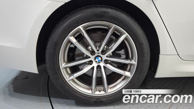 BMW 5 Series (G30) 520d M Sport package 2017 — фото 5