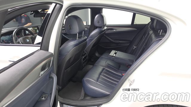 BMW 5 Series (G30) 520d M Sport package 2017 — фото 11
