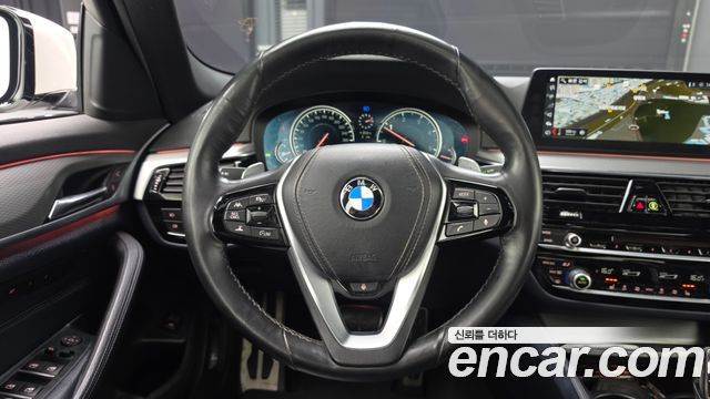 BMW 5 Series (G30) 520d M Sport package 2017 — фото 13
