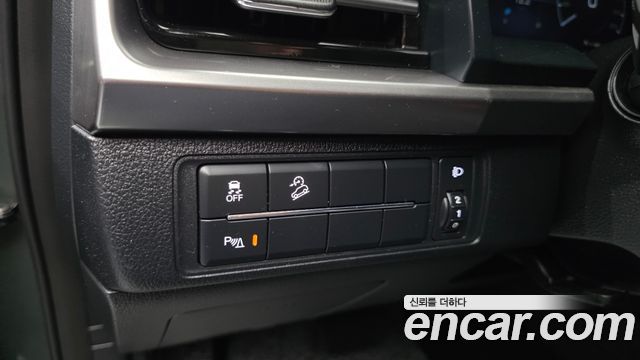 KG Mobility (SsangYong) Rexton Sports Khan Diesel 2.2 2WD Culman Wild Plus 2024 — фото 18