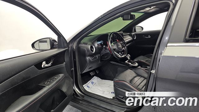 Kia K3 (II) 1.6 Turbo GT 5Door Signature 2023 — фото 10