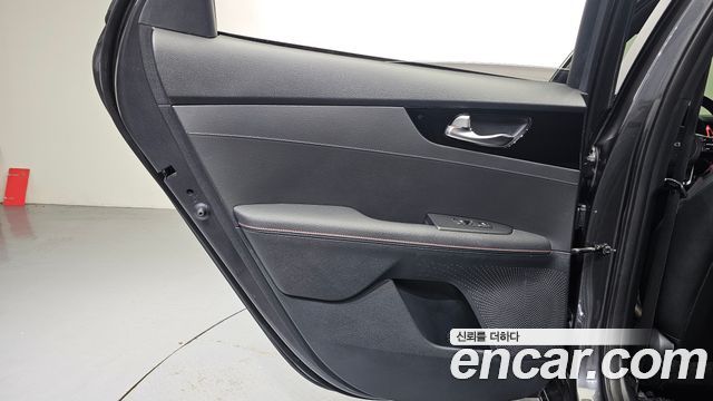 Kia K3 (II) 1.6 Turbo GT 5Door Signature 2023 — фото 25