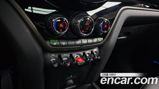 MINI Cooper Countryman Classic Plus Launch Pack 2nd Gen 2023 — фото 33