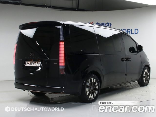 Hyundai Staria 4WD Lounge 9-Seater Inspiration 2024 — фото 2