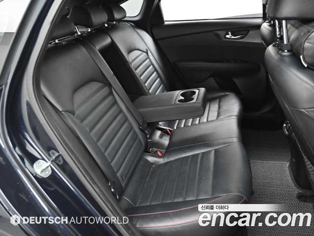 Kia K3 (II) 1.6 Turbo GT 5Door Signature 2022 — фото 16