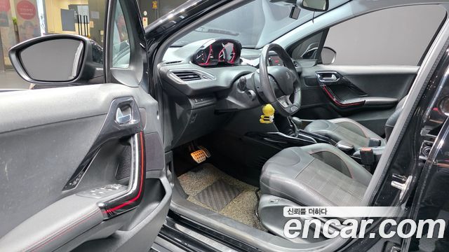 Peugeot 2008 1.5 BlueHDi GT Line 2019 — фото 10