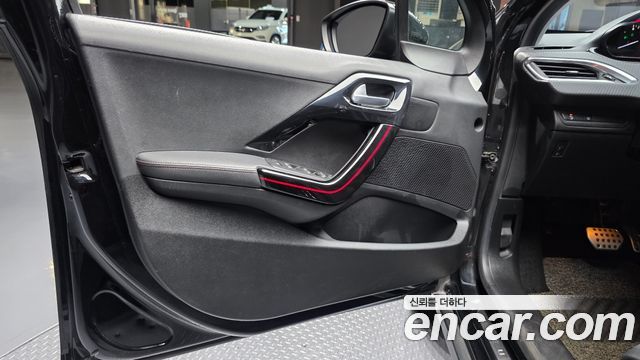 Peugeot 2008 1.5 BlueHDi GT Line 2019 — фото 24